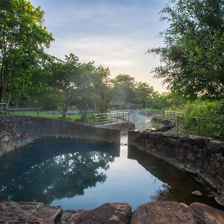 Thanh Tan Hot Springs By Fusion Hue Exterior photo