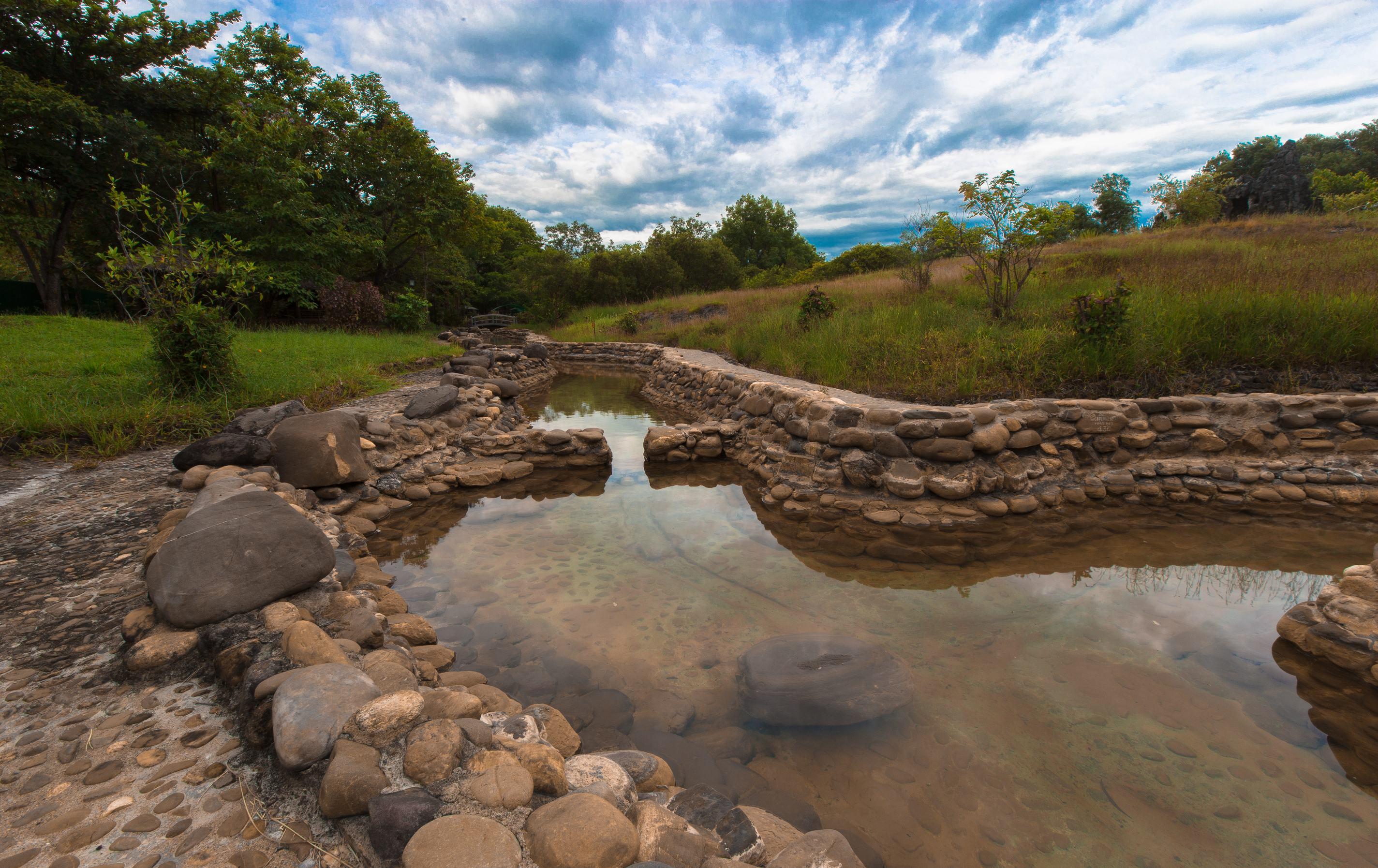 Thanh Tan Hot Springs By Fusion Hue Exterior photo