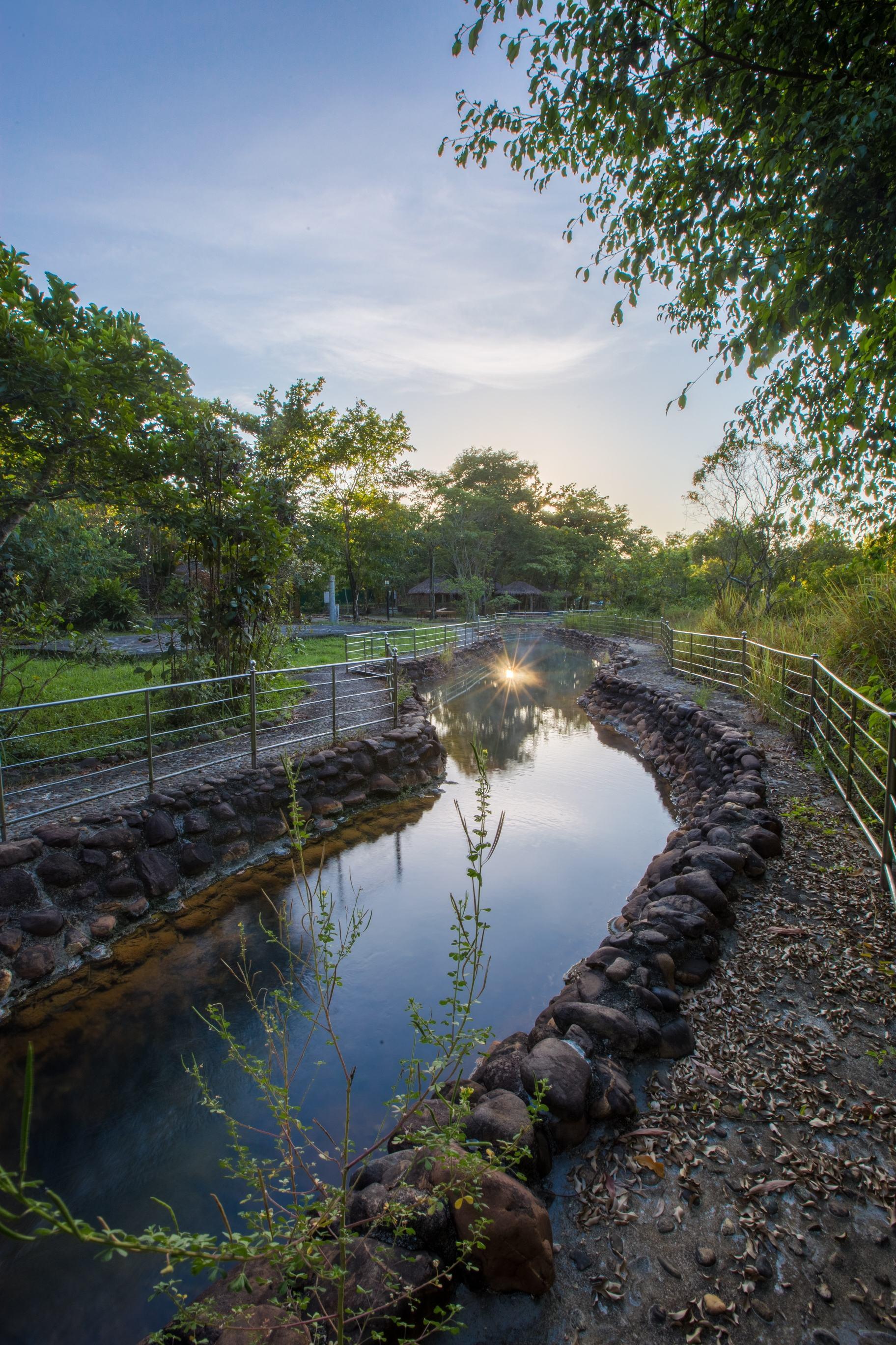 Thanh Tan Hot Springs By Fusion Hue Exterior photo